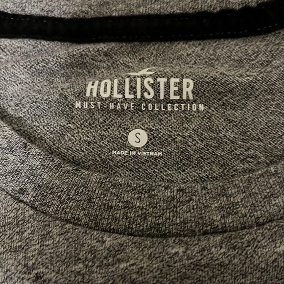 grey t shirt hollister - Picture 3 of 3